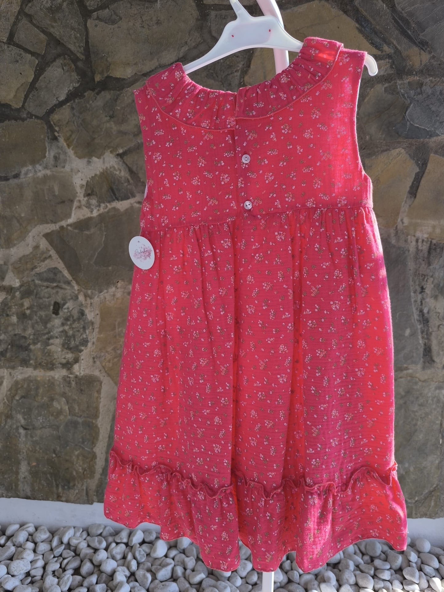 Vestido de niña rojo con flores de tirantes y volantes – vestido de verano infantil