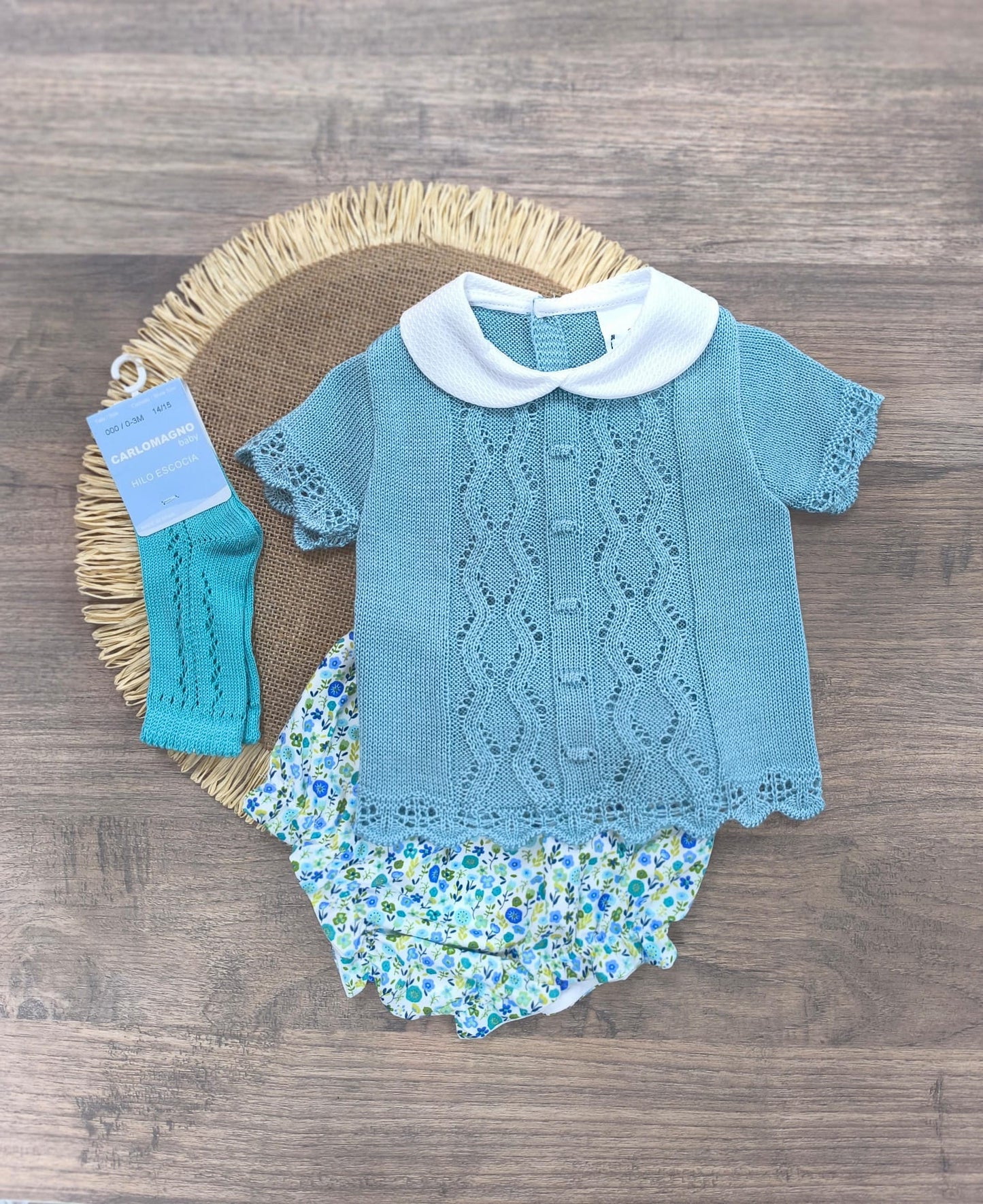 Conjunto Punto Verde Agua con Cuello Bebé y Cubrepañal Floral