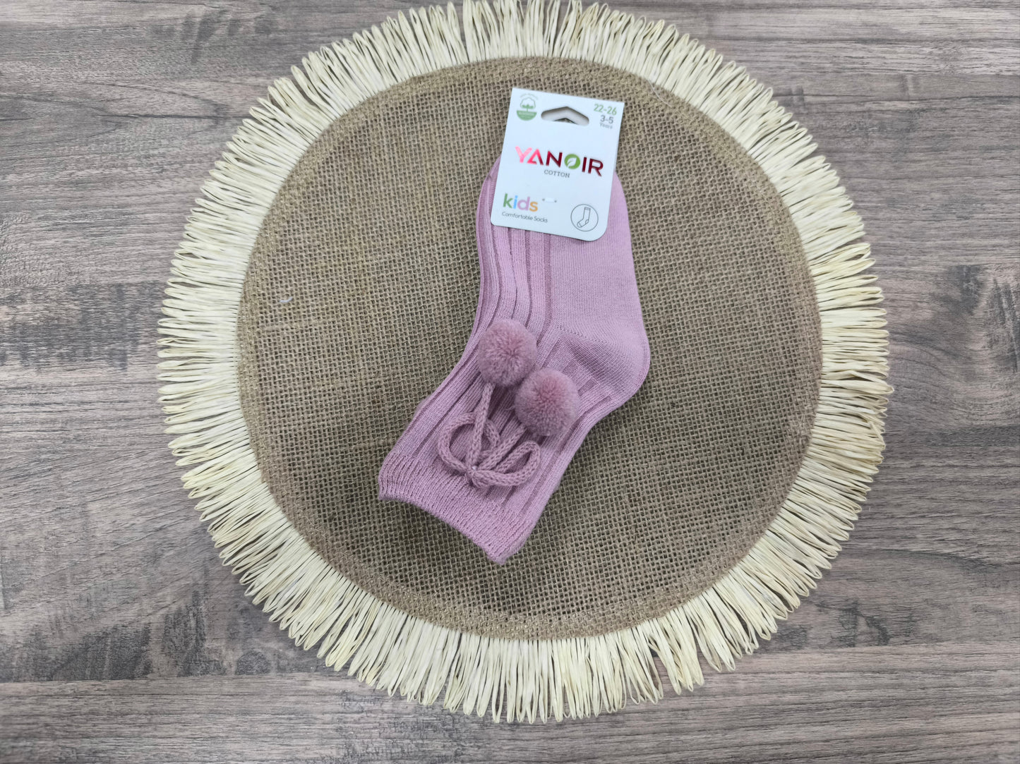Calcetines altos infantiles Yanoir con borlones – Unisex (3 a 11 años)