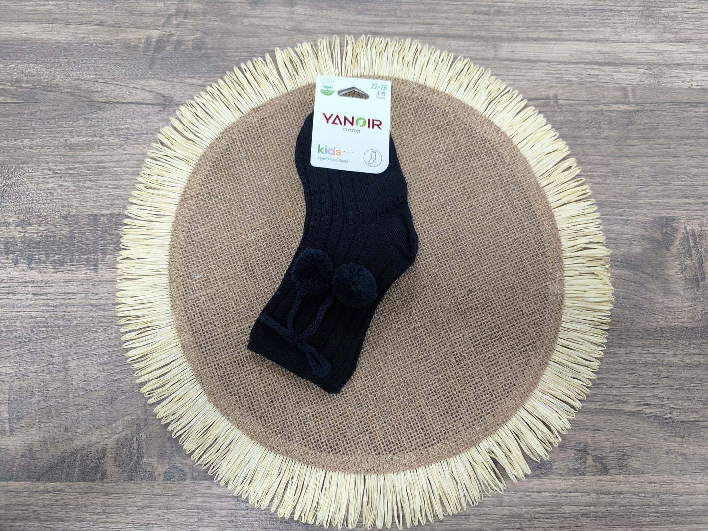 Calcetines altos infantiles Yanoir con borlones – Unisex (3 a 11 años)