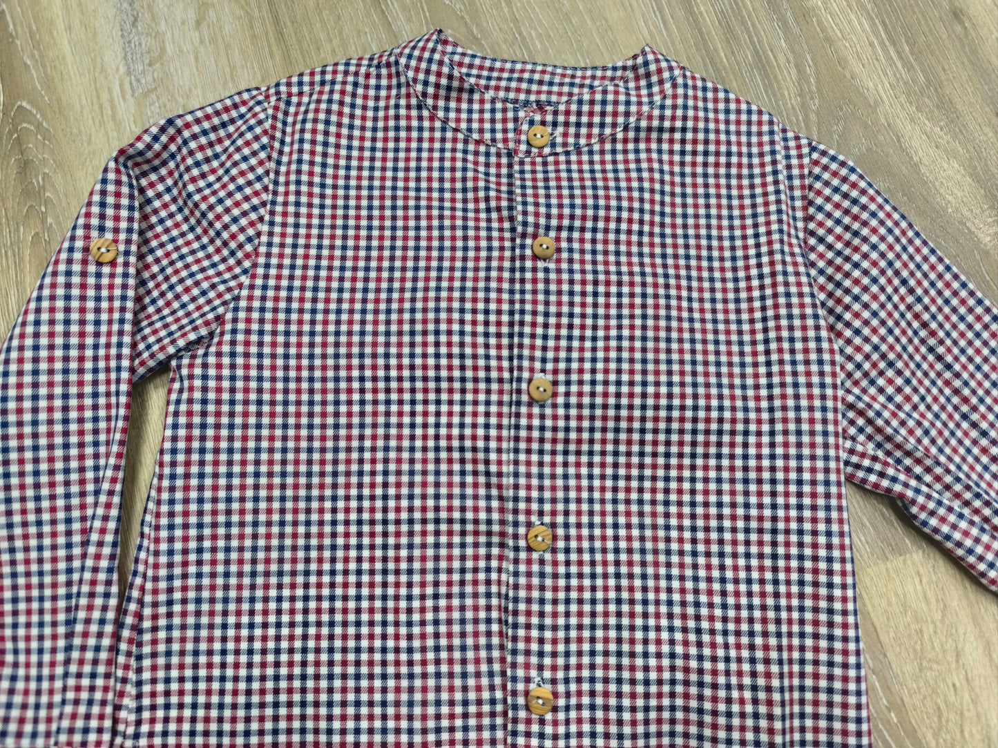 Camisa de manga larga y cuello mao para niño | 100% algodón | Vichy azul, rojo y blanco | Tallas 3 a 6 años