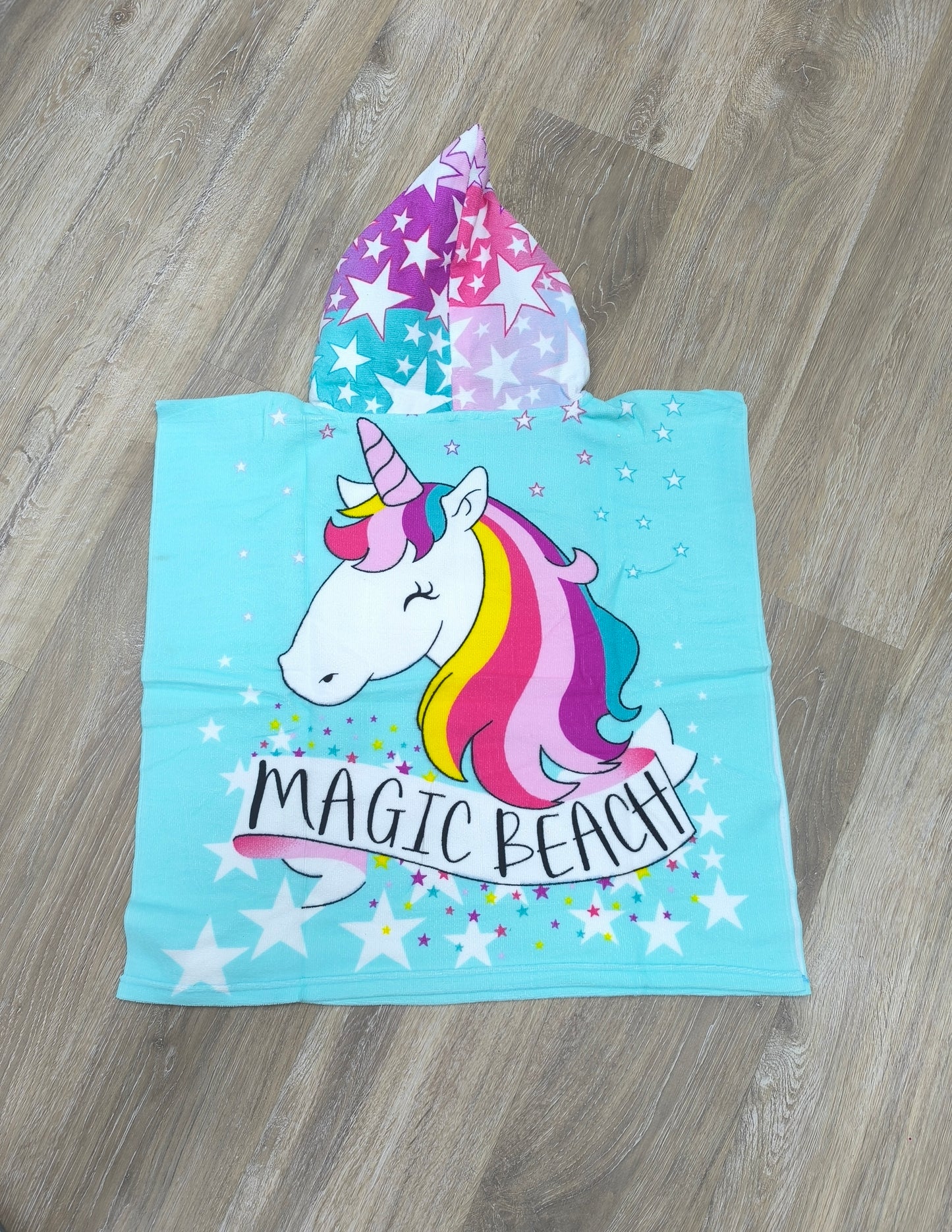 Toalla poncho con gorro para niña – Unicornio “Magic Beach” verde agua| Ligera y de secado rápido (60x120 cm