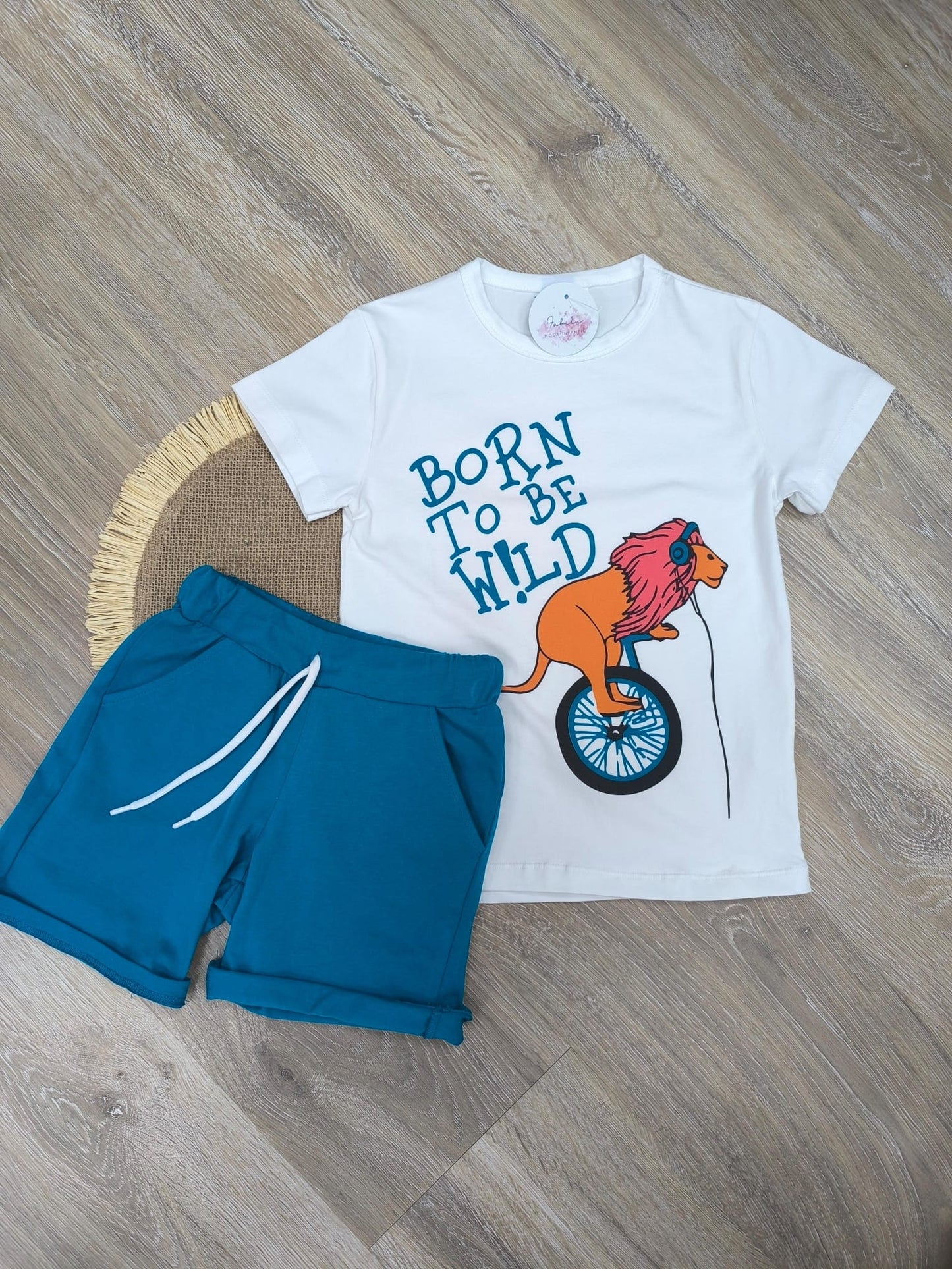 👕🩳 Conjunto de pantalón corto y camiseta para niño – cómodo y divertido
