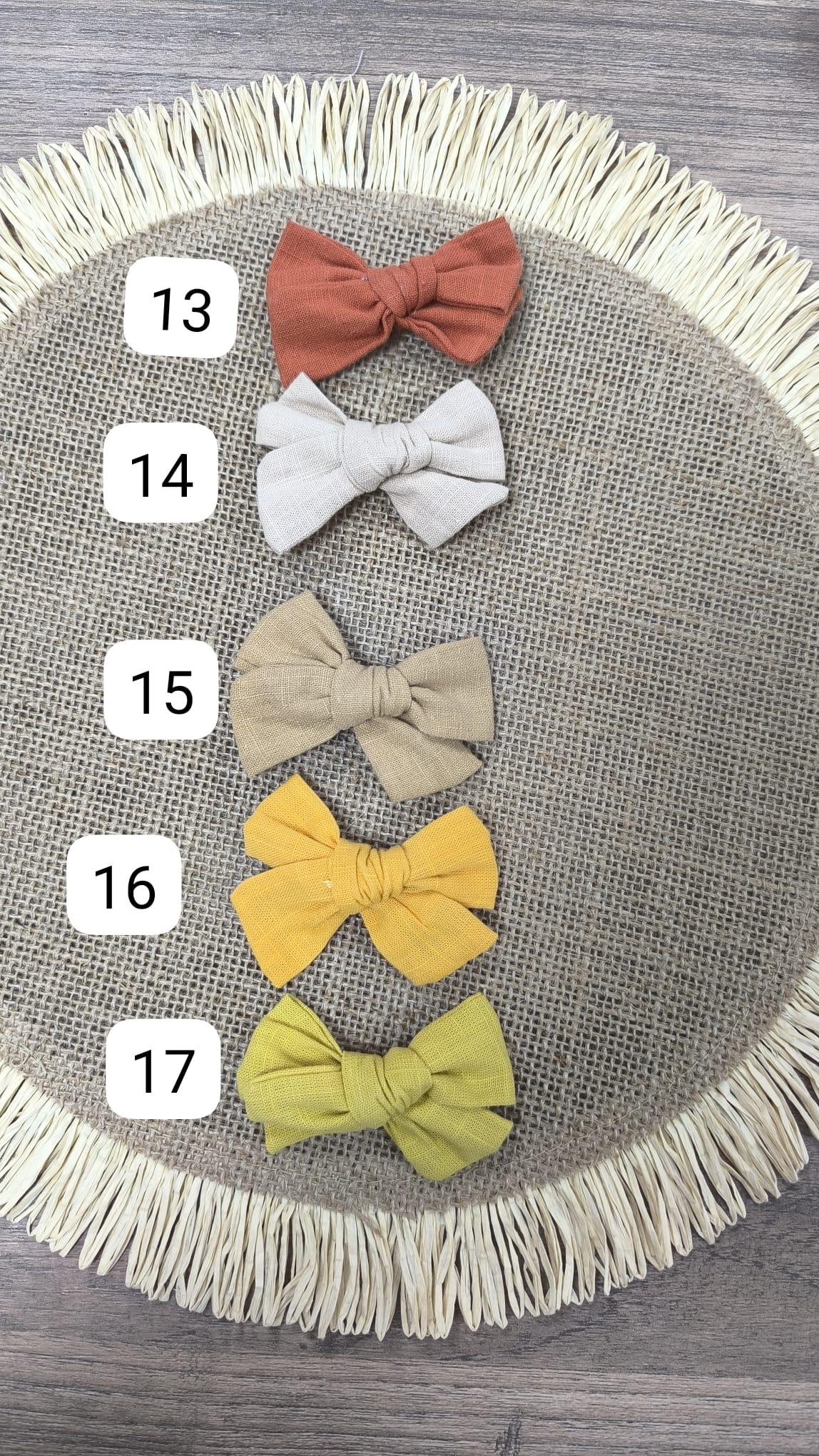 Lazos de Lino con Pinza – Complementos Elegantes y Atemporales