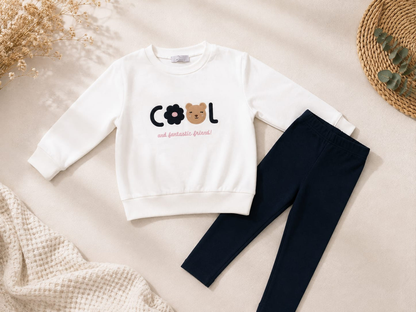 (CAMBIAR LAS FOTOS ESTAN MAL) Conjunto Cool con Sudadera y Leggins Afelpado