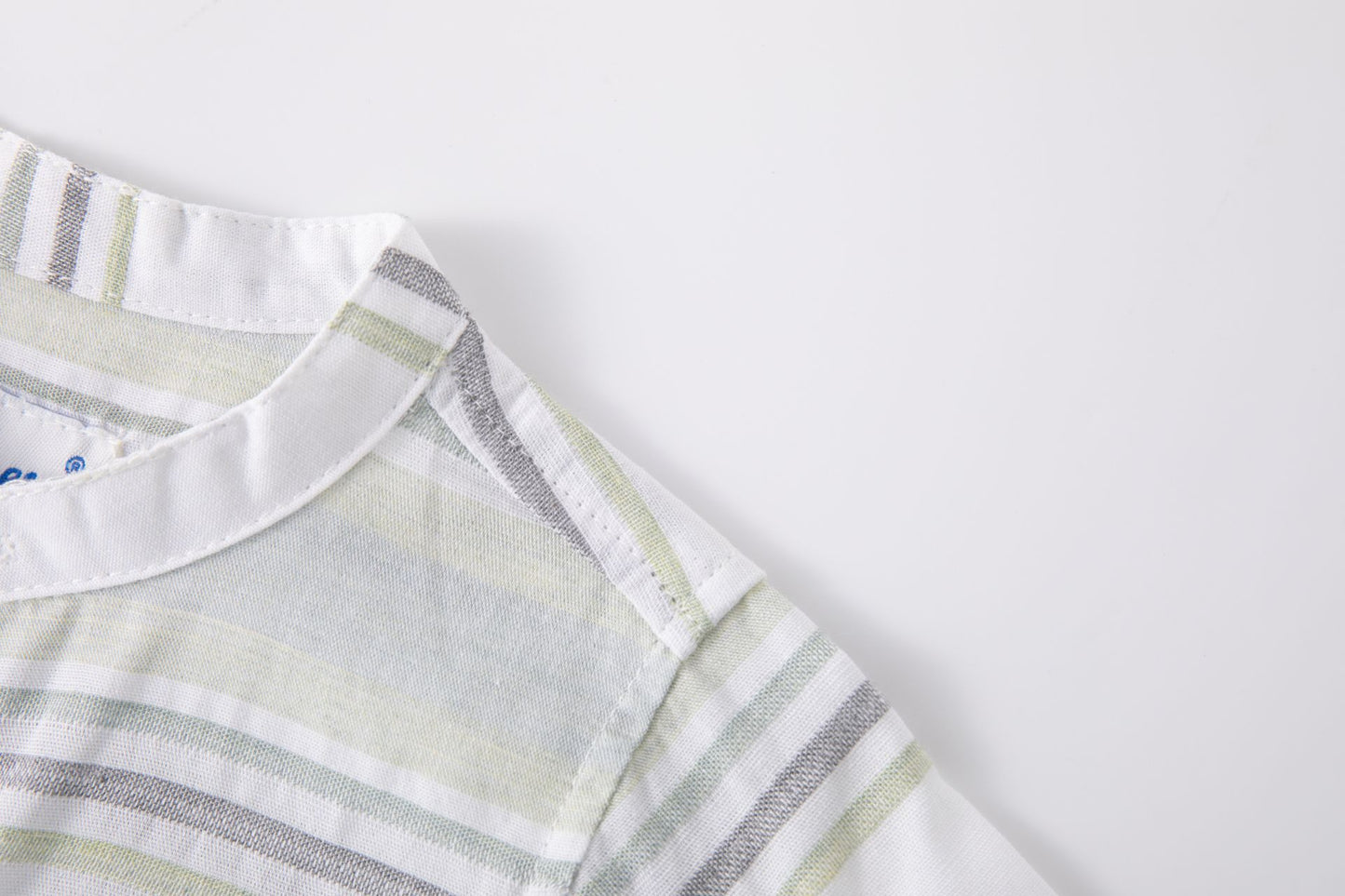 Camisa de Rayas Niño I Cuello Mao y Manga Ajustable