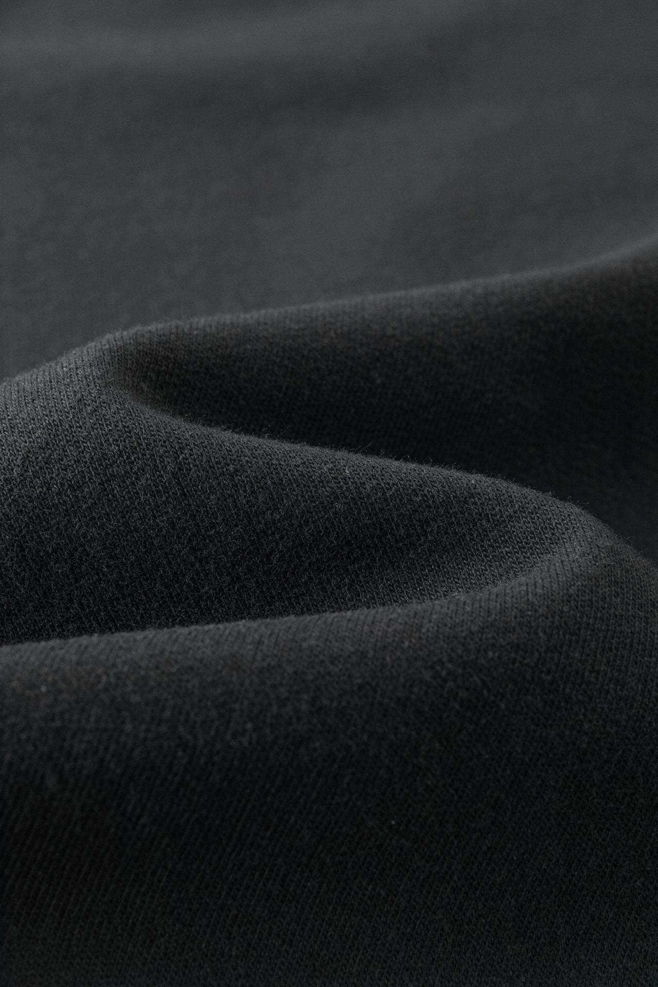 Sudadera niña con Bordado de flores en chenille | Interior afelpado | Color Negro |