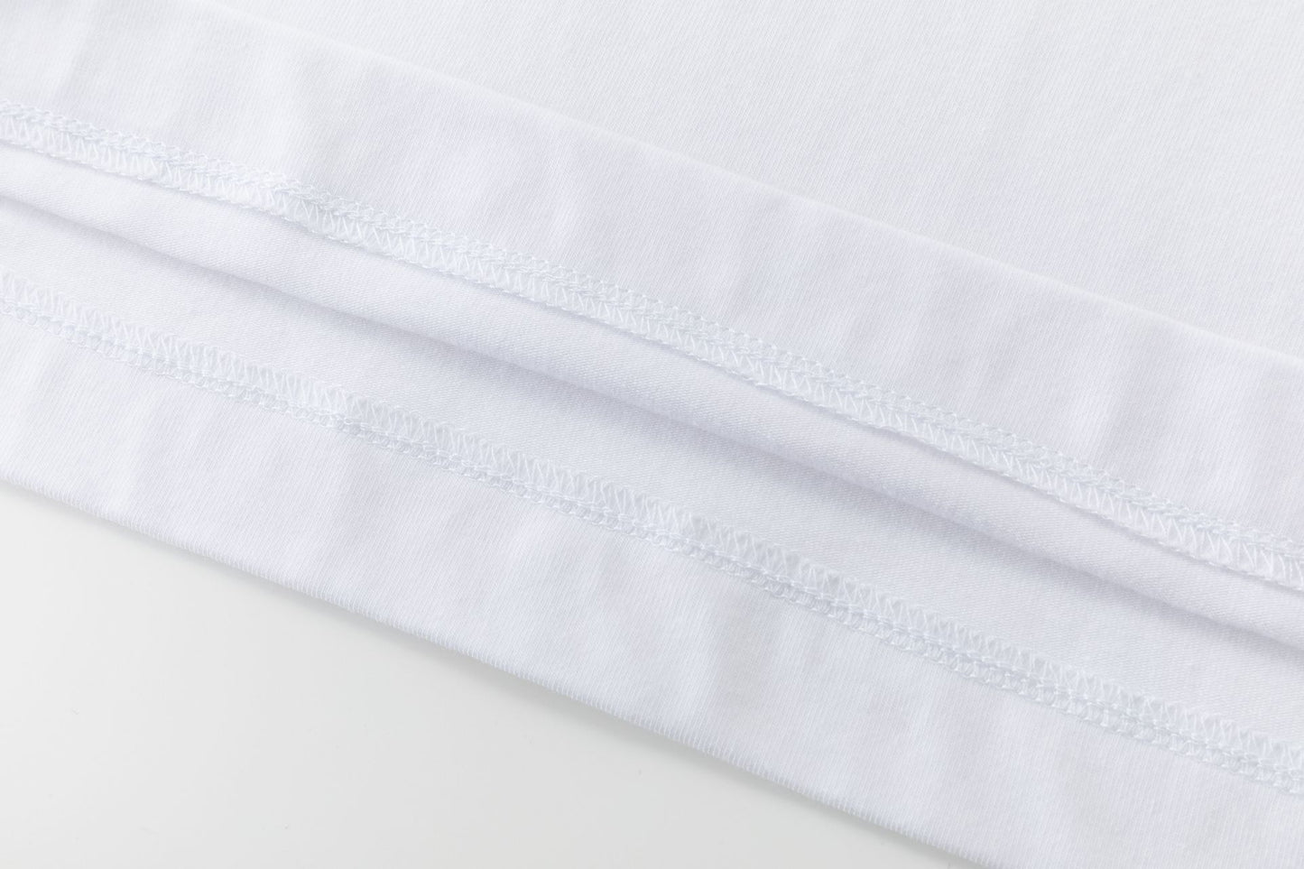 Camiseta blanca de niña con flores rosas | 100% Algodón