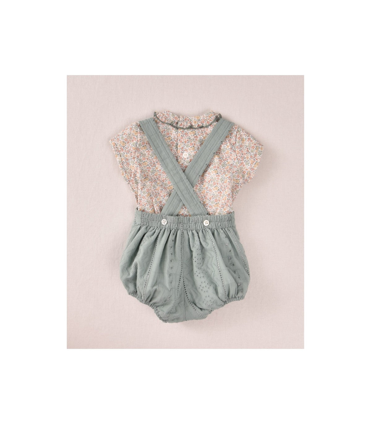 Conjunto Cocote | pelele de tirantes verde con camisa de flores 💚🌸