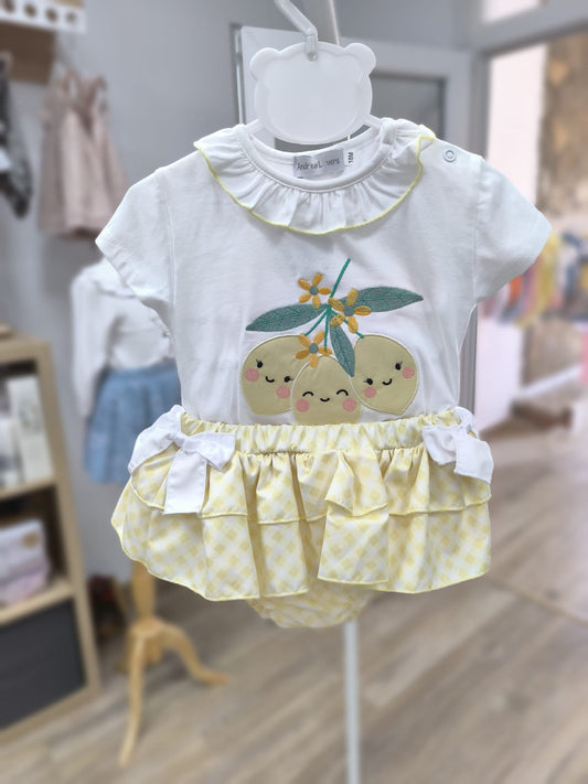 🍋 Conjunto de bebé niña con limones bordados y cubrepañal vichy amarillo – Frescura y alegría para cada día