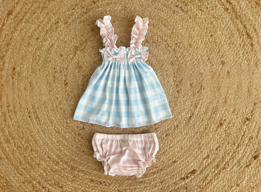 Vestido Vichy Azul con Tirantes Rosa y Cubrepañal