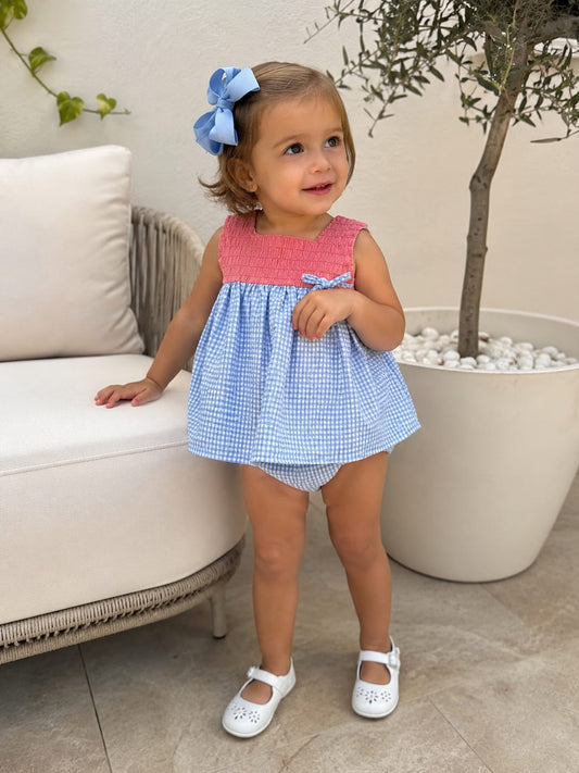 Jesusito con cubrepañal Del Sur – elegante contraste azul y rosa 🌷
