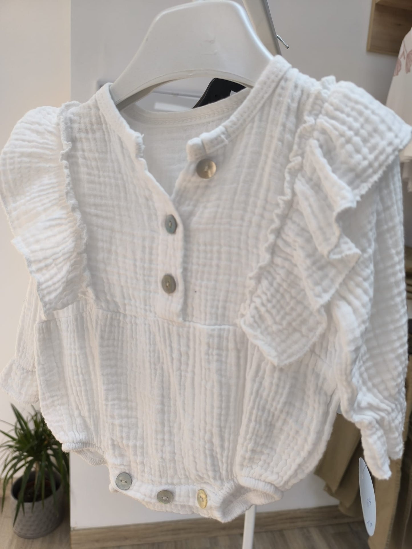 🤍 Pelele de bebé de bambula blanco manga larga – ligero, elegante y perfecto para primavera