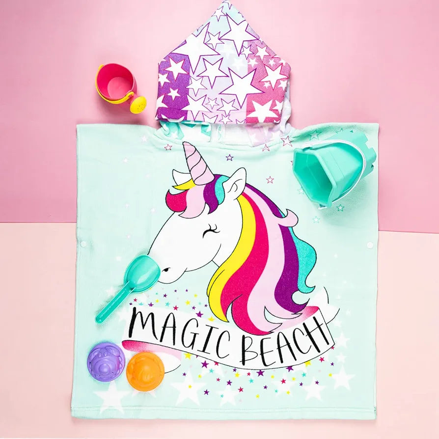 Toalla poncho con gorro para niña – Unicornio “Magic Beach” verde agua| Ligera y de secado rápido (60x120 cm