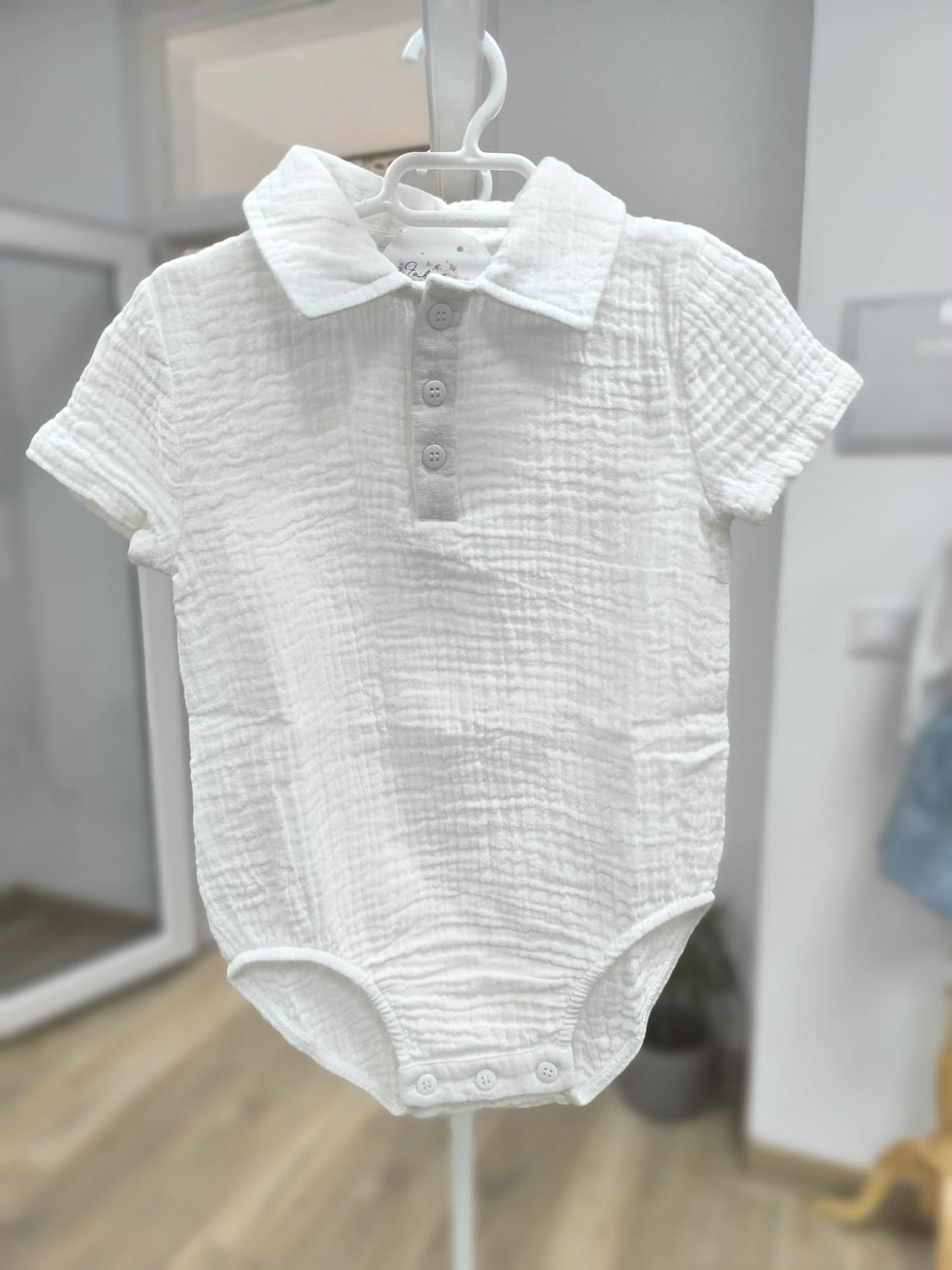 Pelele de bambula blanco con cuello de camisa