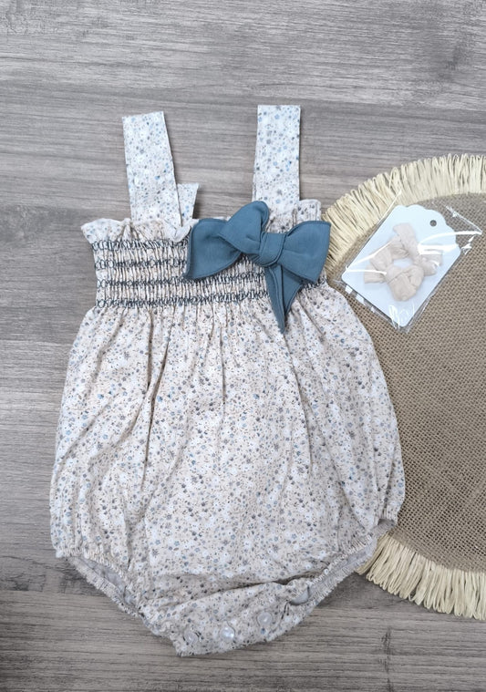 Peto Bebé Estampado Flores  – Color Crudo con Azul Petróleo