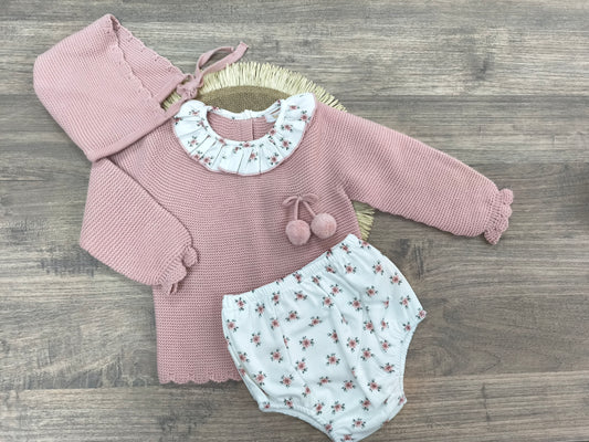 Conjunto de bebé Tony Bambino de tres piezas en lana rosa con capota y detalles florales (tallas 6-24 meses)