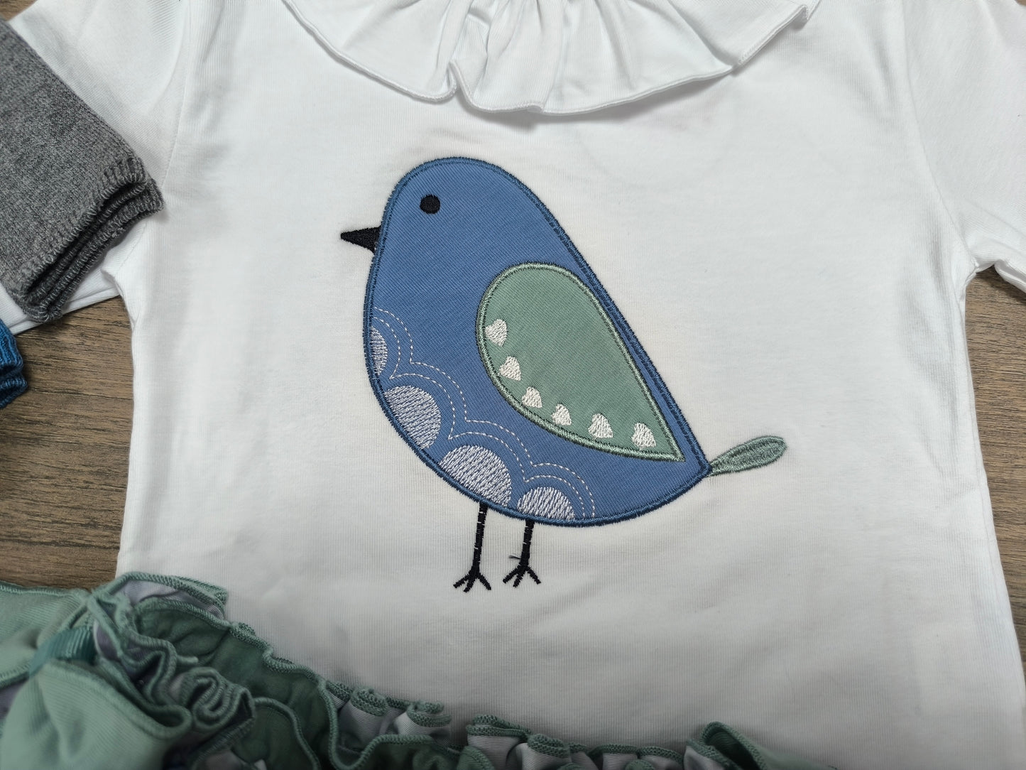 Conjunto de niña con bragafalda y camiseta bordada de pájaros – Algodón suave con interior microfelpa