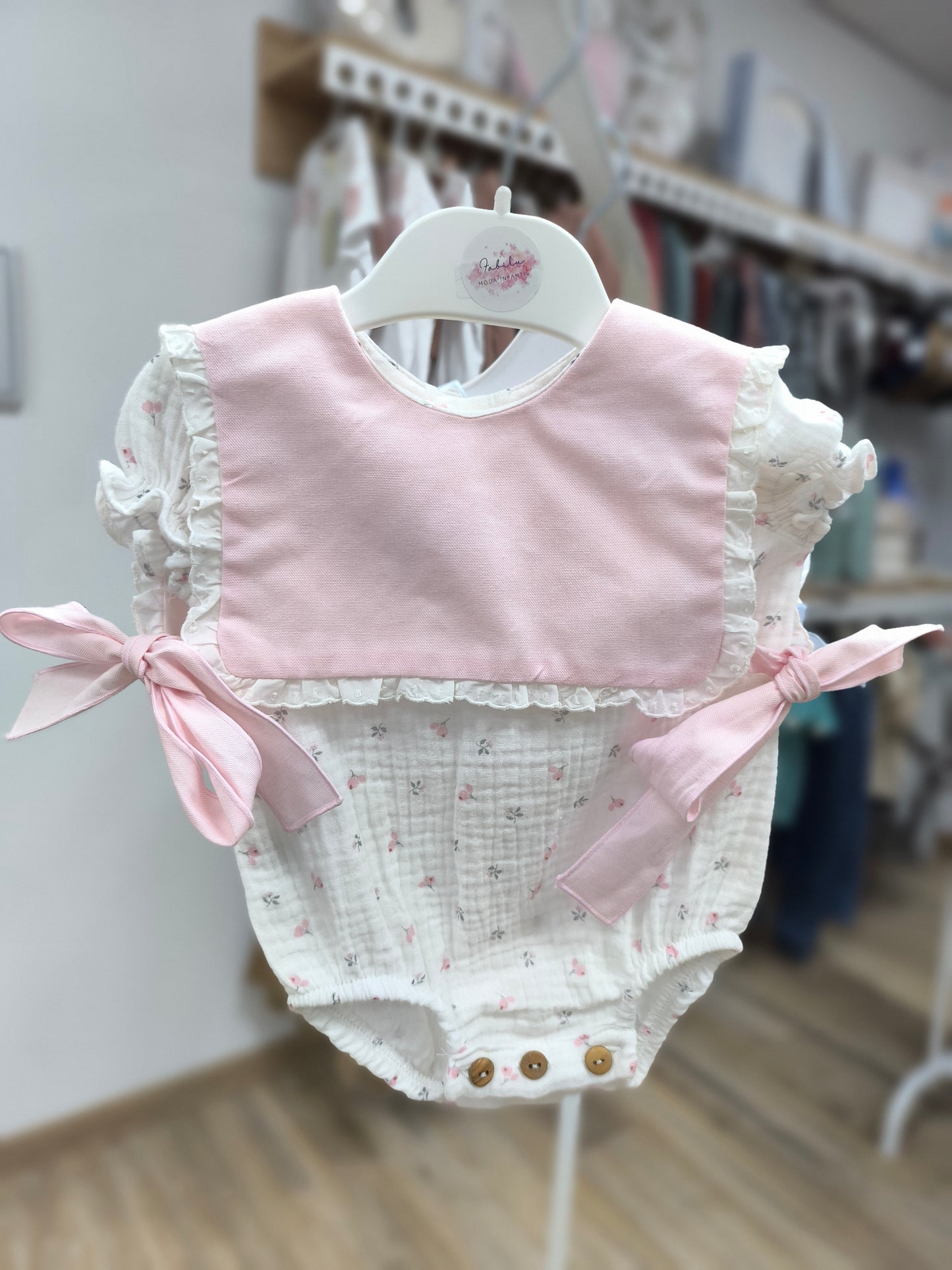 Pelele para Bebé con Baberola  | Diseño en Azul y Rosa con Botones de Madera