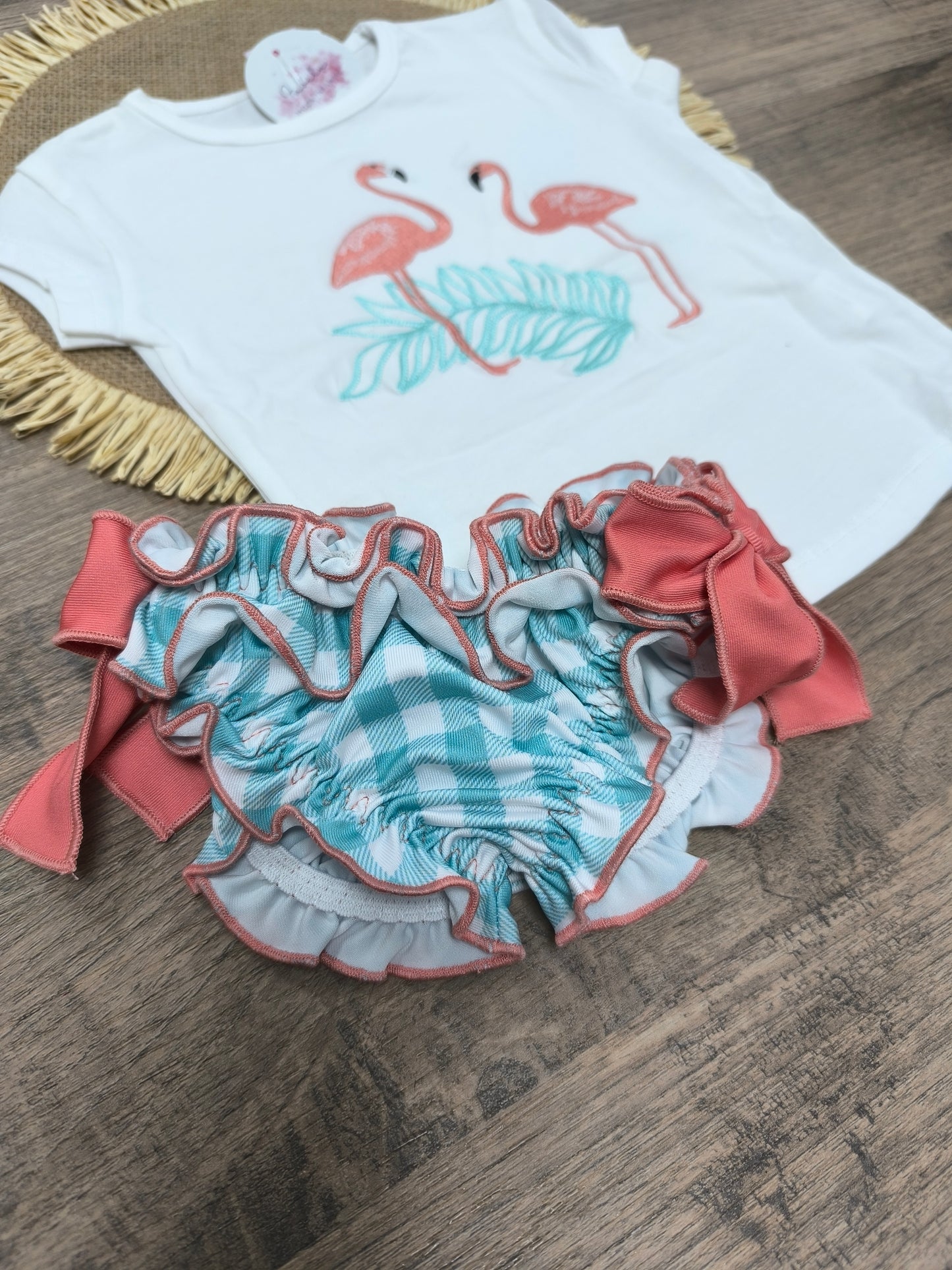 Conjunto de baño para niña con flamencos rosas y culetín vichy verde agua