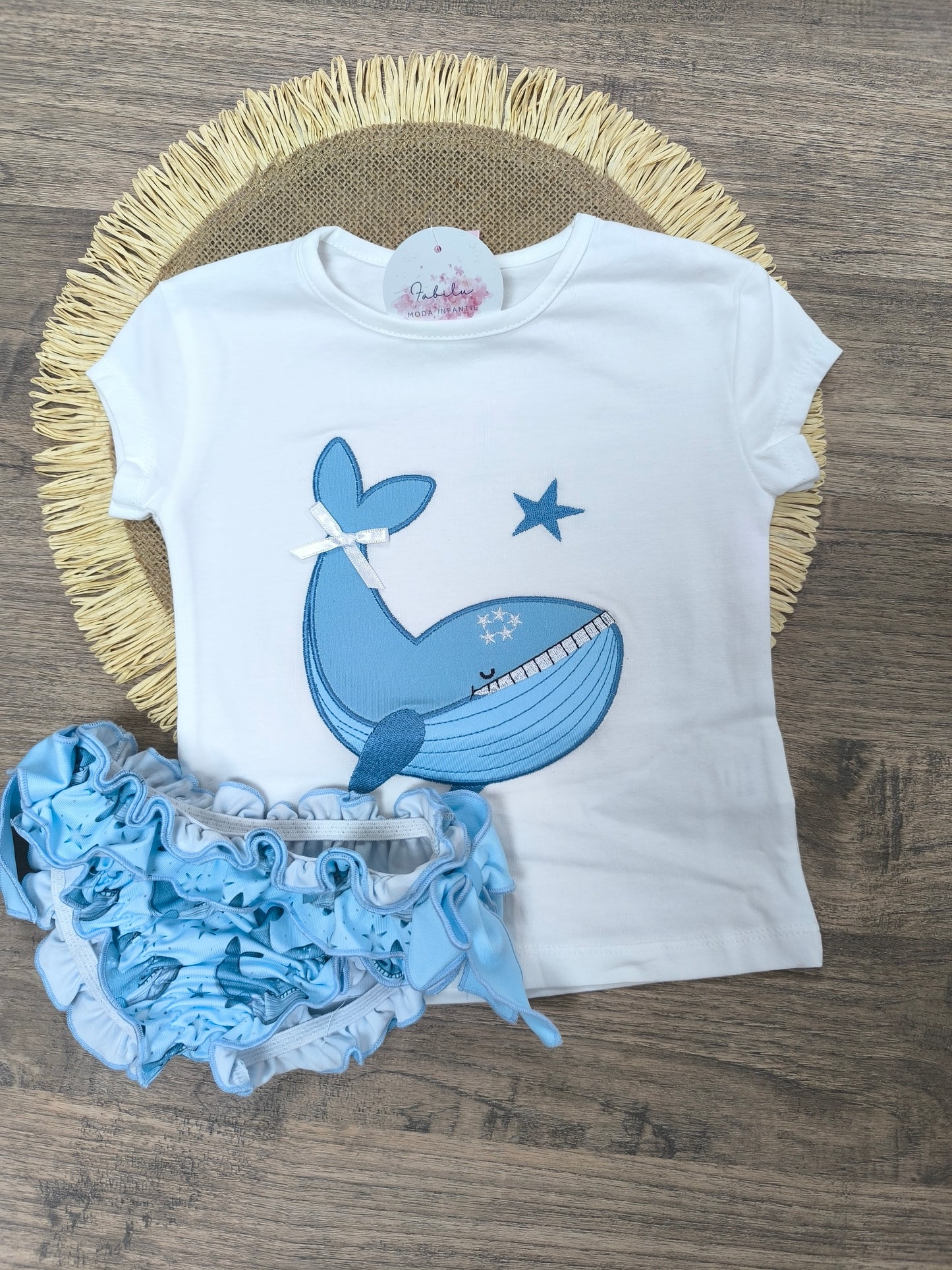 Conjunto de baño para niña con ballena azul y culetín estampad