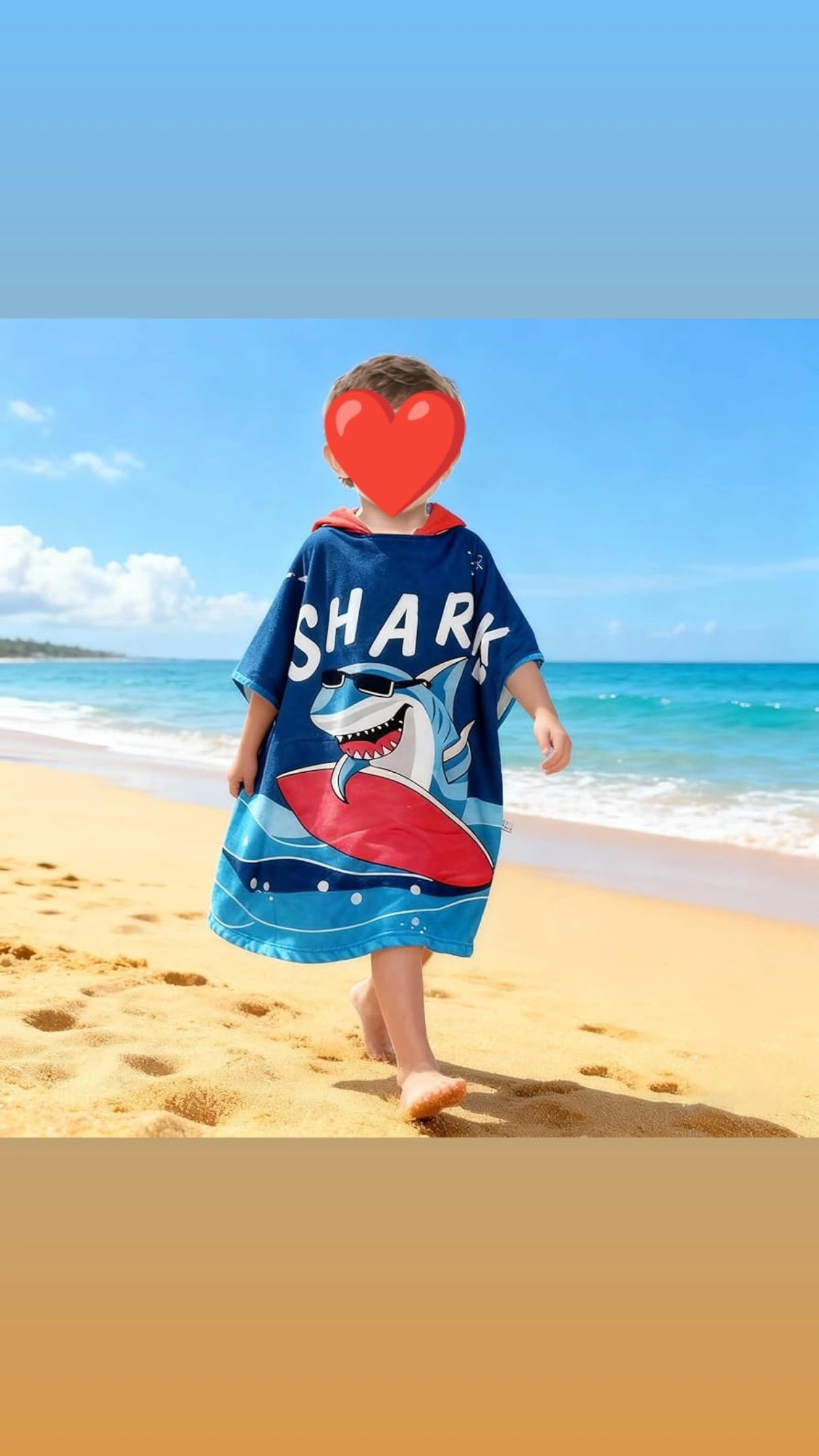 Toalla poncho con gorro para niño – Tiburón surfero azul | Ligera, divertida y de secado rápido (60x120 cm)