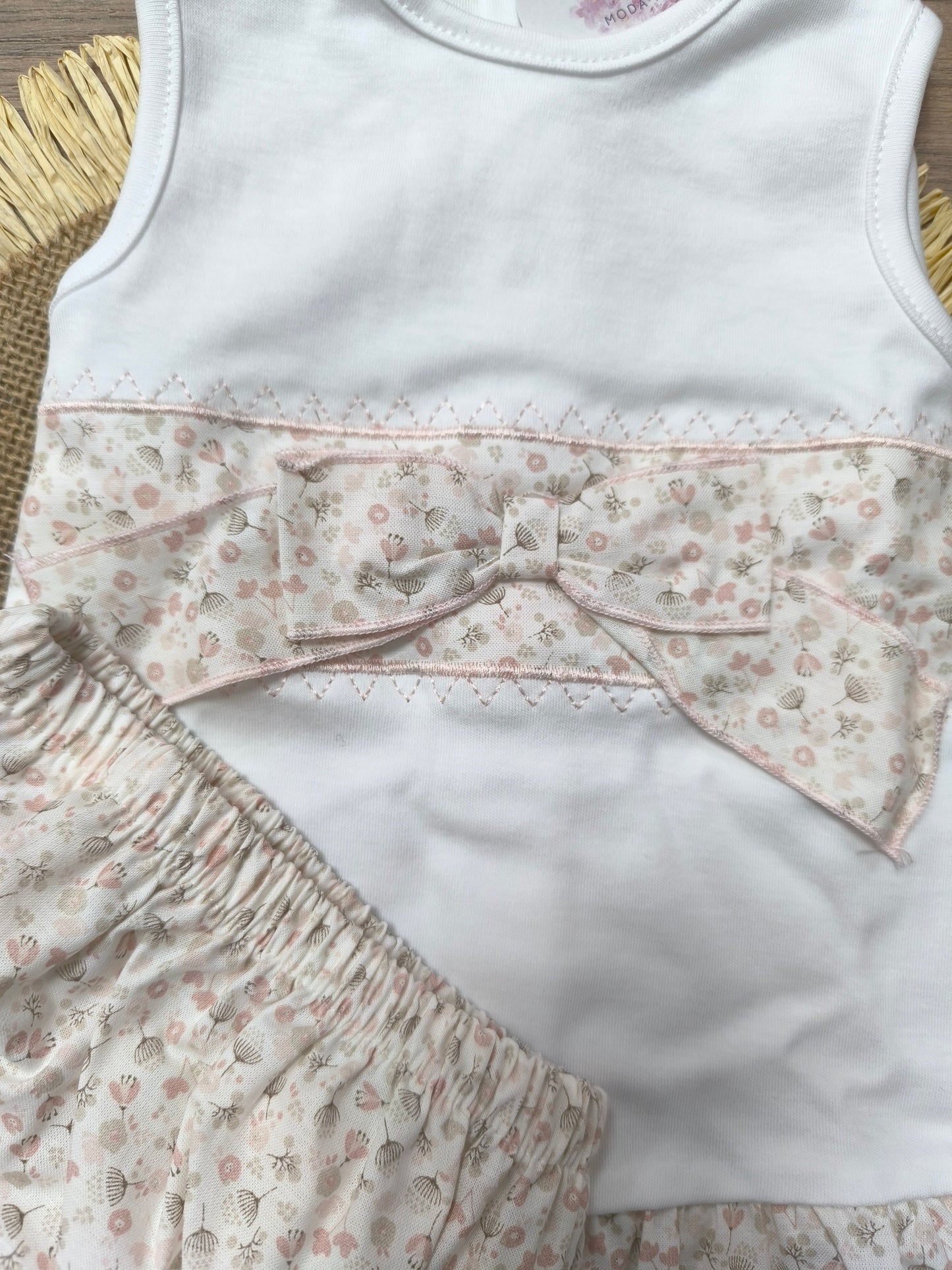 Conjunto de primera puesta para bebé niña en algodón rosa con estampado floral