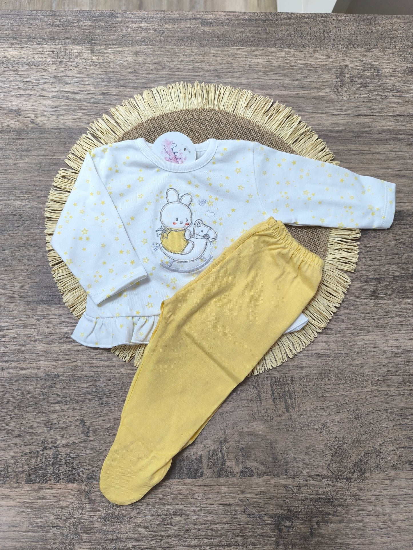 Conjunto de primera puesta para bebé de 2 piezas en algodón | Estampado conejito | Polaina amarilla | Marca Tony Bambino