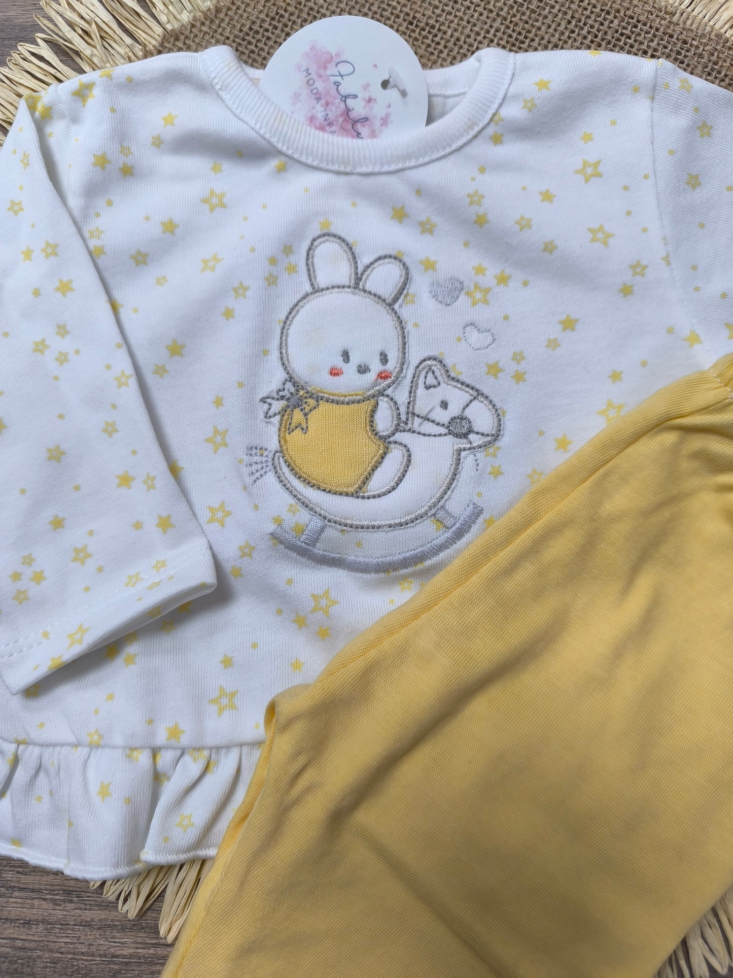 Conjunto de primera puesta para bebé de 2 piezas en algodón | Estampado conejito | Polaina amarilla | Marca Tony Bambino