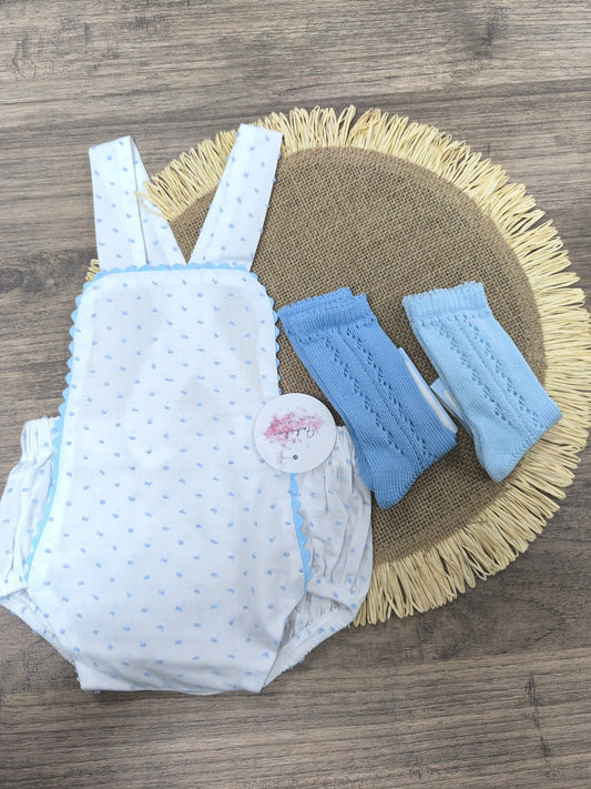 Ranita de bebé unisex en plumeti blanco con puntitos celestes y puntilla