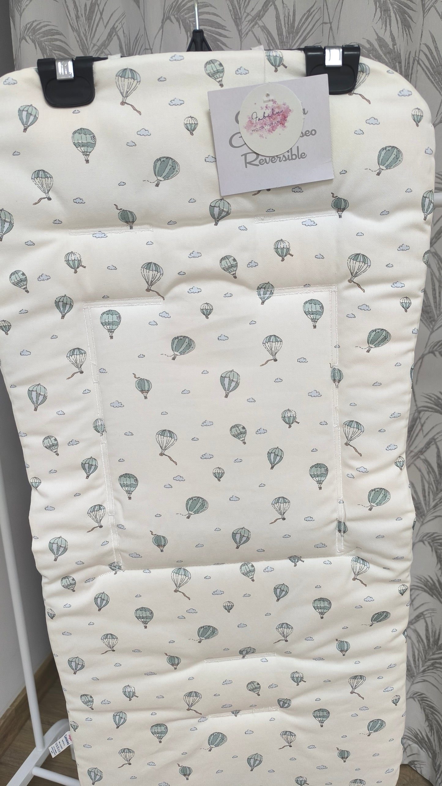 Pack Colchoneta Reversible  para Silla Ligera + Bolso Panera Denenes -  Modelo Globos Verde