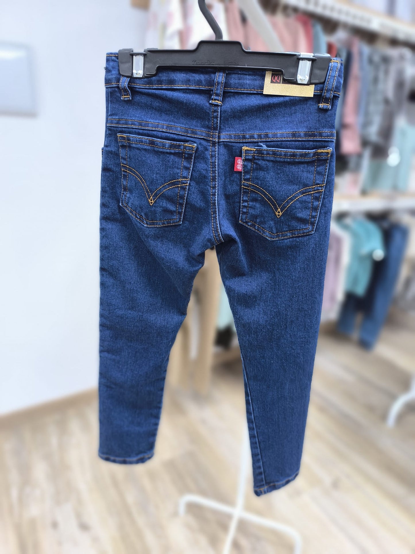 👖 Pantalón vaquero para niño – azul clásico, versátil y resistente