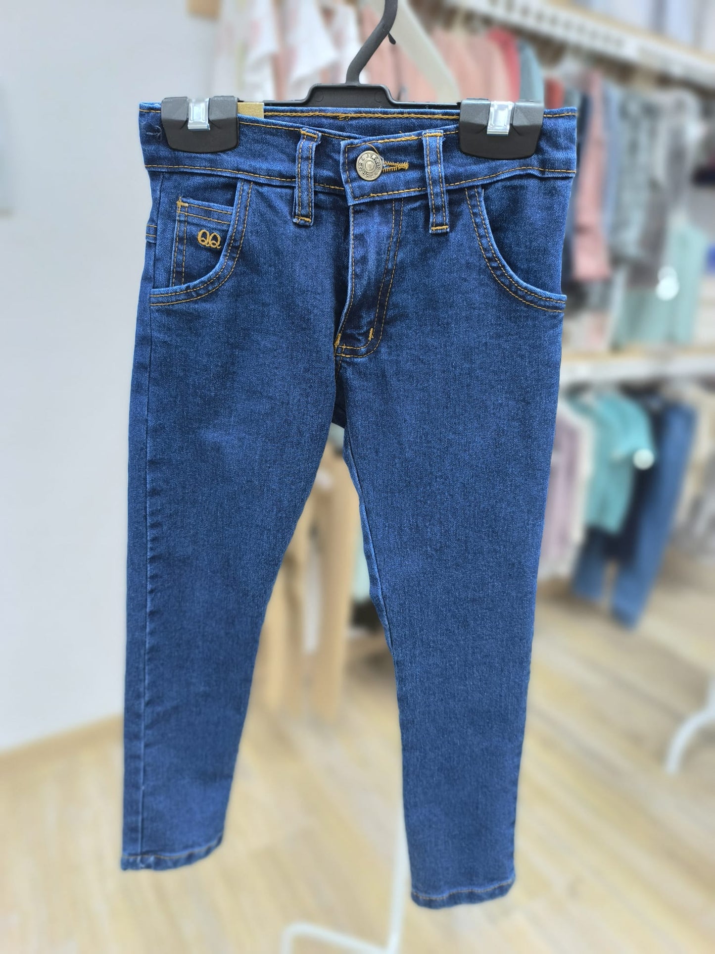 👖 Pantalón vaquero para niño – azul clásico, versátil y resistente