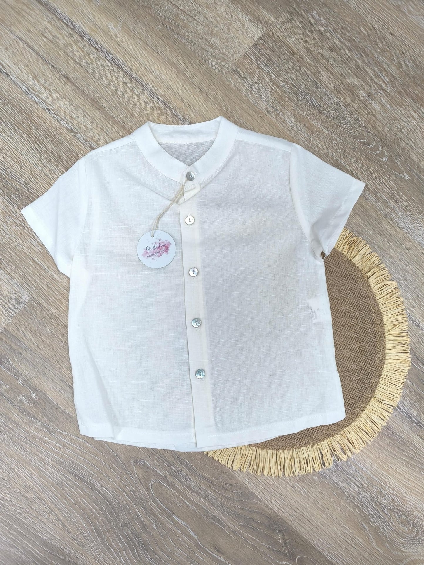 Camisa de lino para niño – color crudo, elegante y de alta calidad