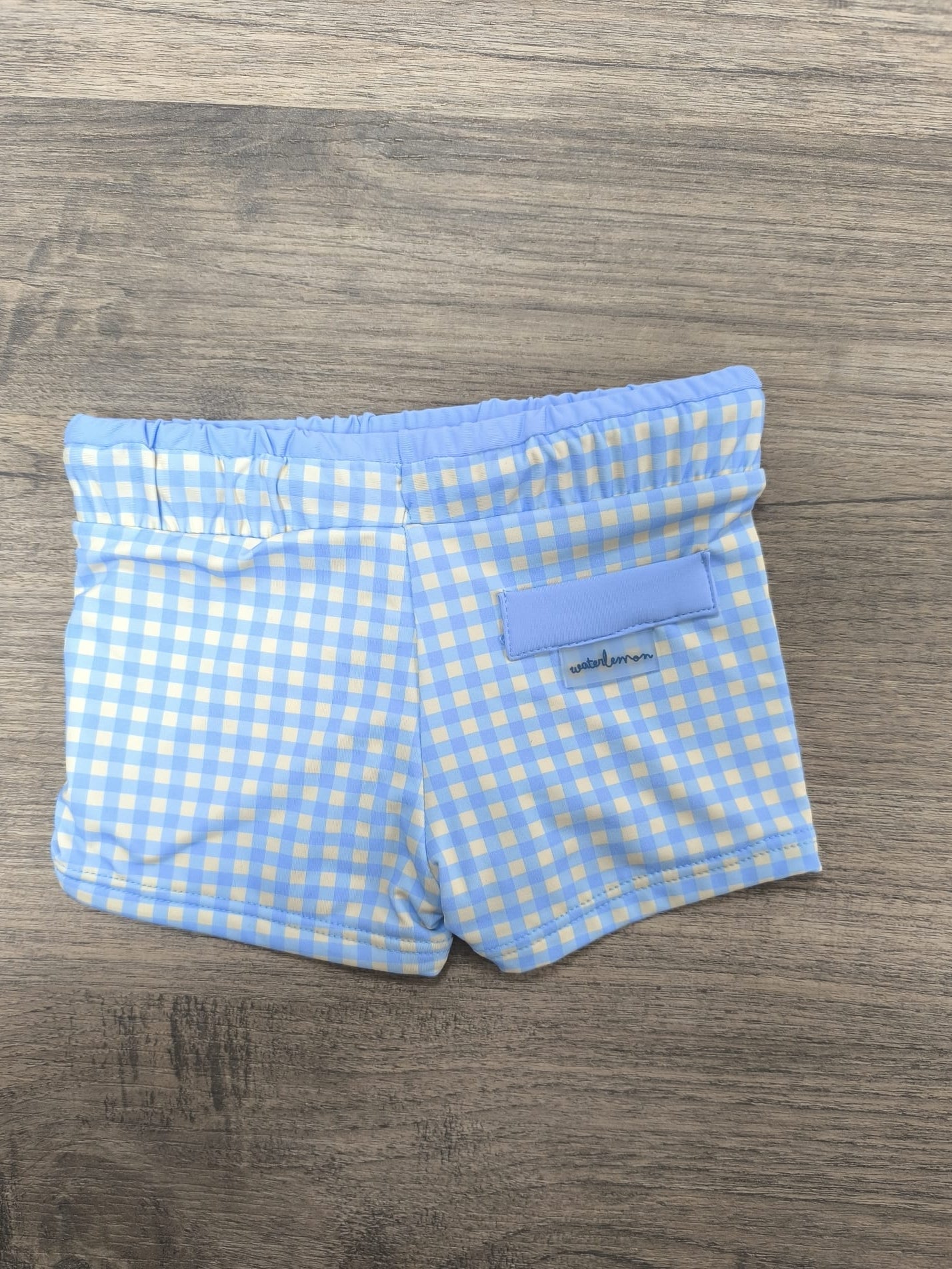 Bañador Boxer Niño con Estampado vichy celeste | Waterlemon Ajustable y Cómodo