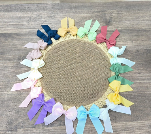 Lazos Medianos con Pinza – El Complemento Perfecto para Cualquier Peinado