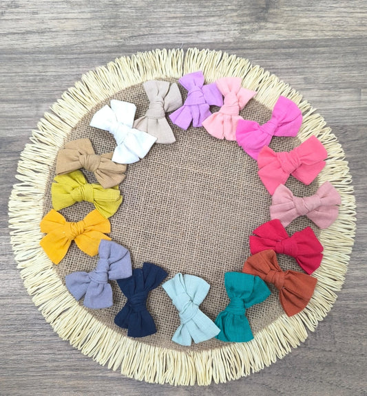 Lazos de Lino con Pinza – Complementos Elegantes y Atemporales