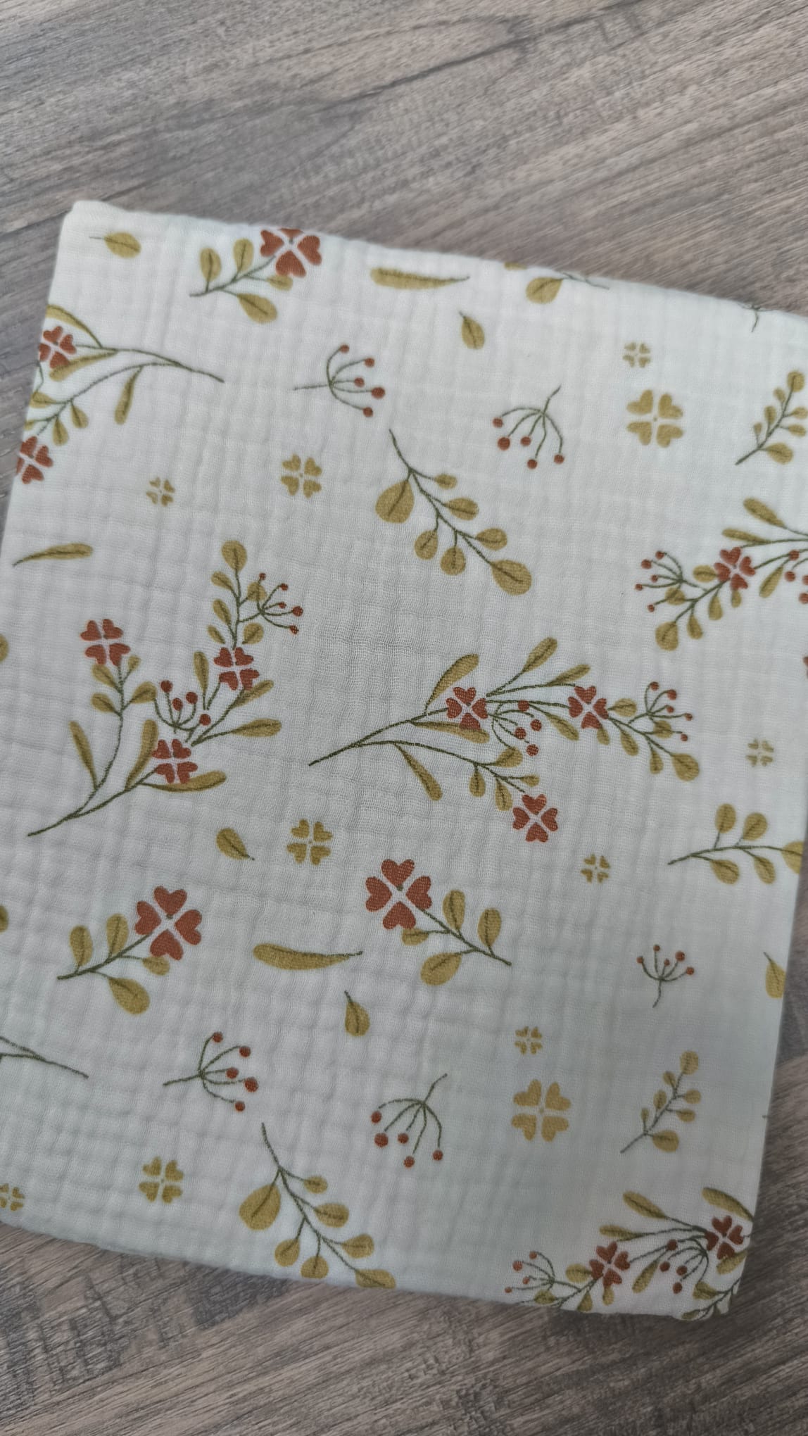 Sábana Bajera para Capazo 40x80 cm de Bambula de Algodón – Estampado Floral marrón con fondo Color Crud