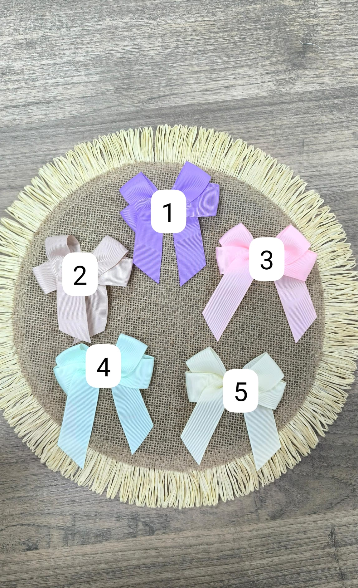 Lazos Medianos con Pinza – El Complemento Perfecto para Cualquier Peinado