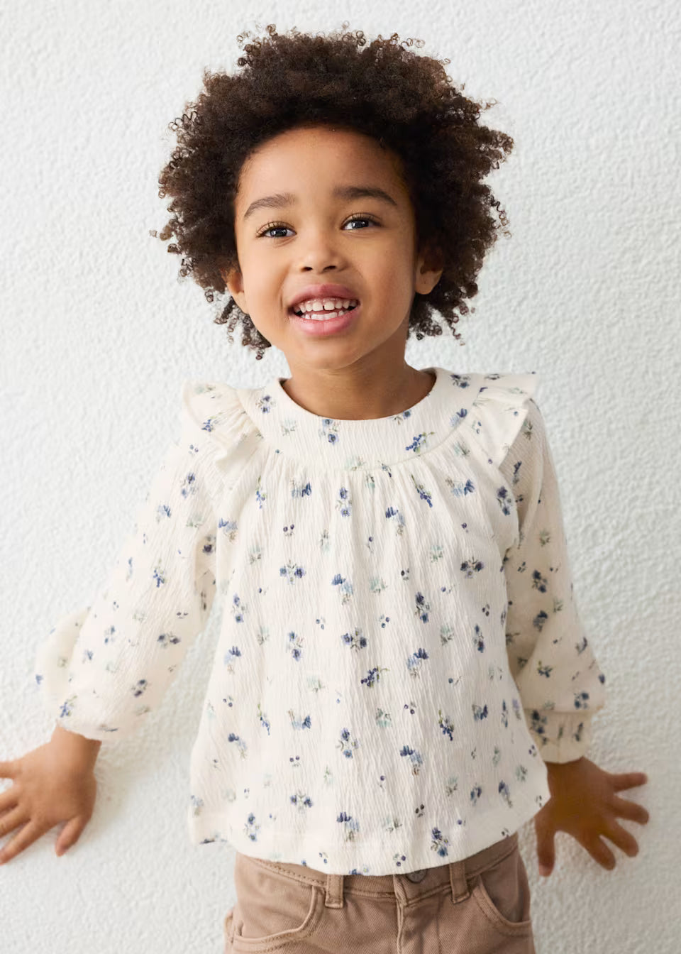Camisa de Bambula para Niña Blanca con Flores Azules