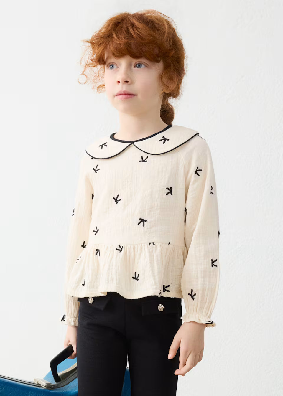 Blusa Bordada con Lacitos para Niña
