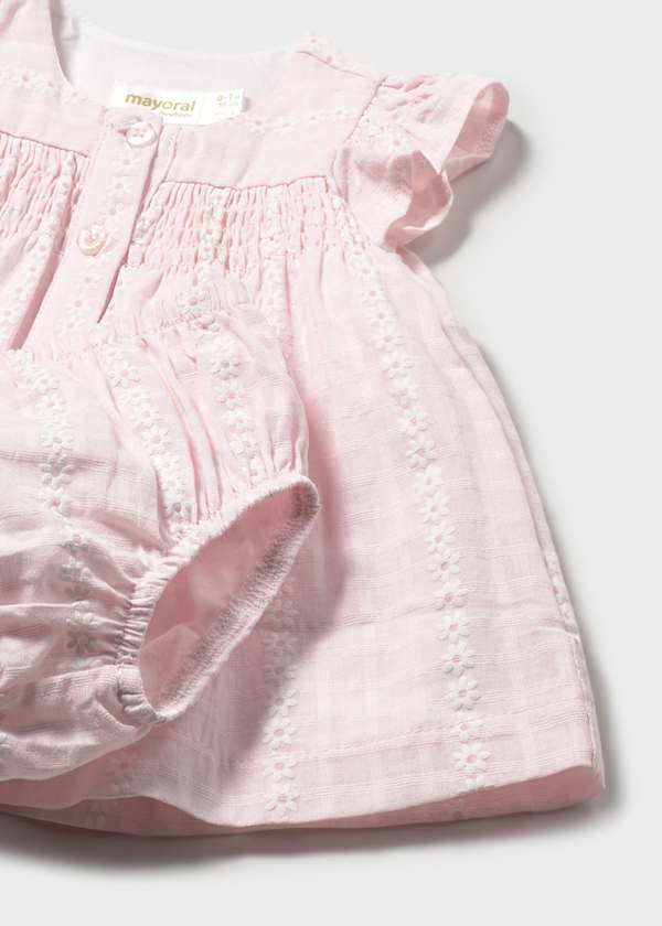 Vestido bebé de gasa rosa con cubrepañal | estampado floral y panal de abeja 🌸